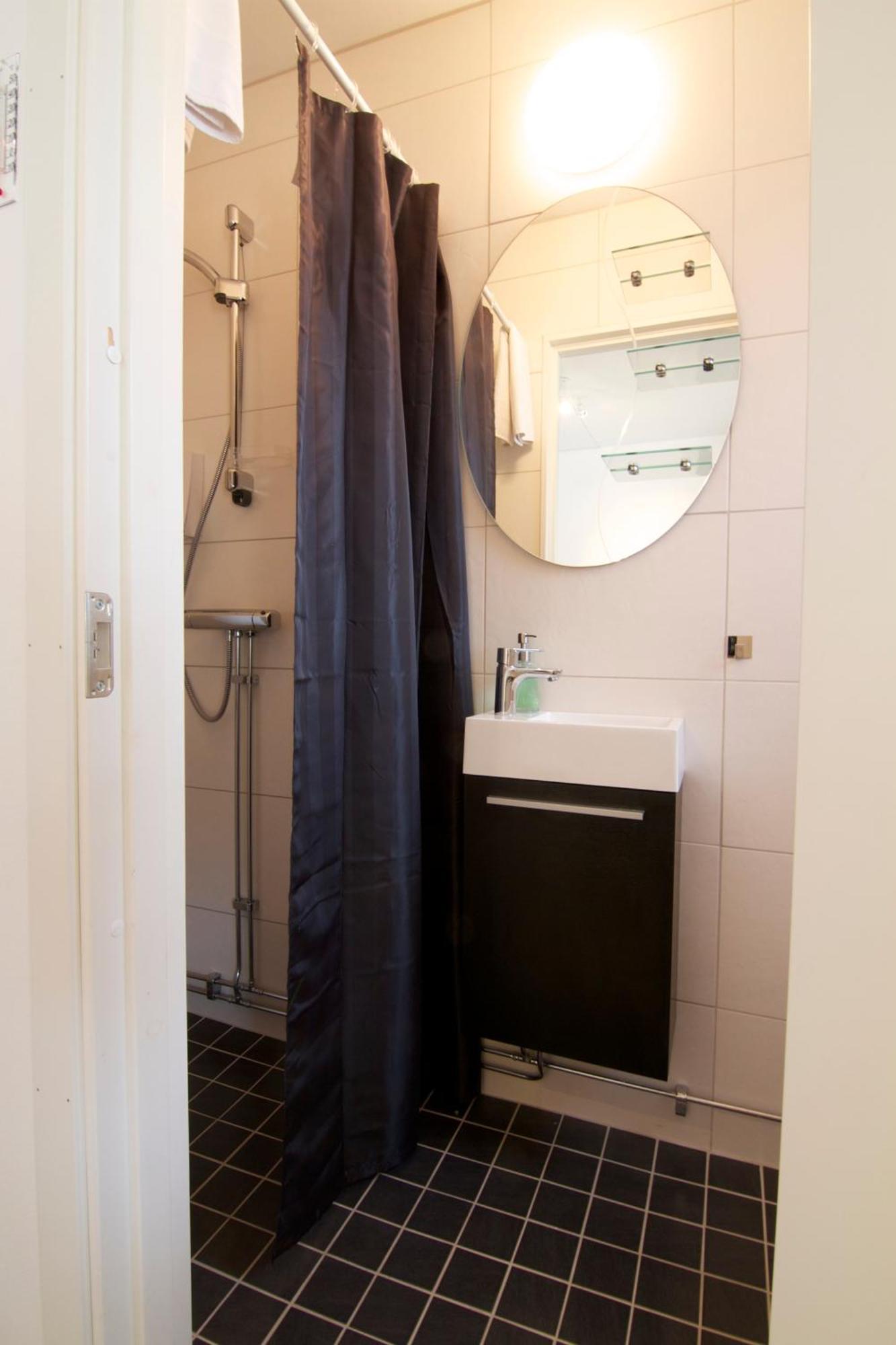 Hotell Tinget Sala Luaran gambar